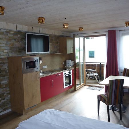 Gaestehaus Guggomos "Das Allgaeustyle" Füssen Extérieur photo