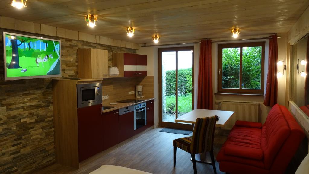 Gaestehaus Guggomos "Das Allgaeustyle" Füssen Extérieur photo
