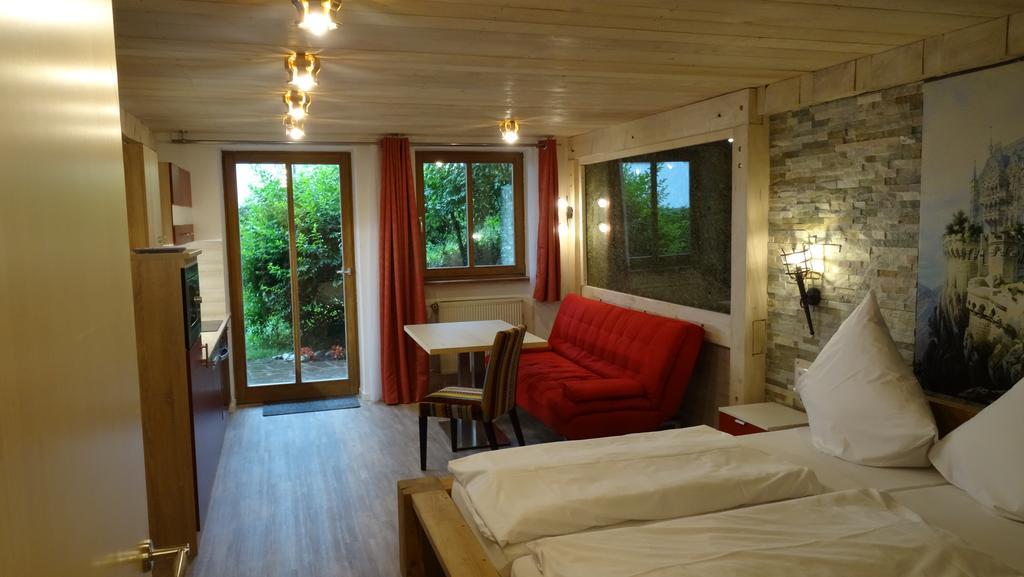 Gaestehaus Guggomos "Das Allgaeustyle" Füssen Extérieur photo